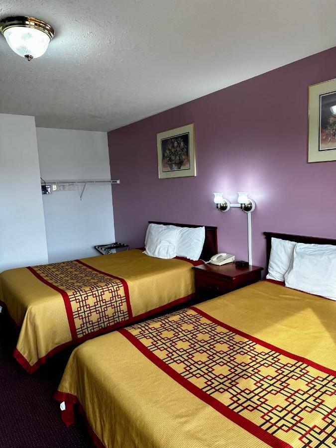 Attica Inn Bagian luar foto