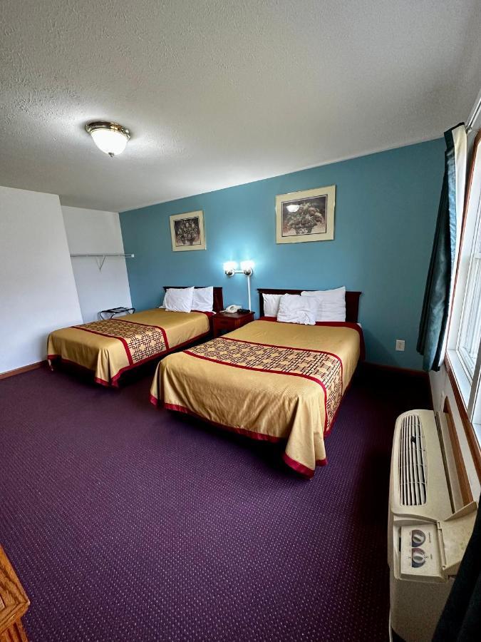Attica Inn Bagian luar foto