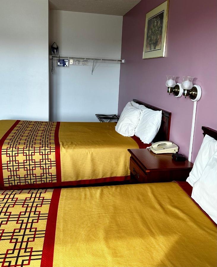 Attica Inn Bagian luar foto