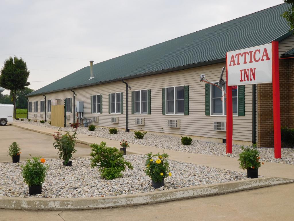Attica Inn Bagian luar foto